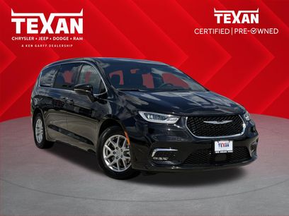 Used 2026 Chrysler Pacifica Select