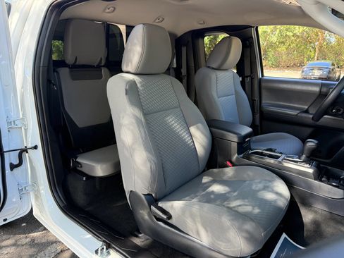 Used 2022 Toyota Tacoma SR RWD image 23