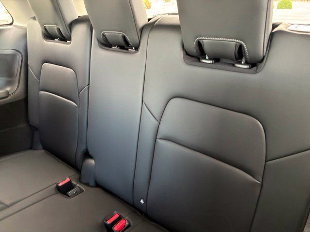 Certified 2026 Nissan Pathfinder Platinum FWD image 17