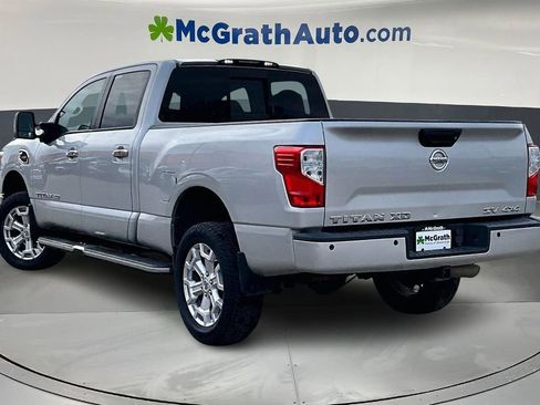 Used 2017 Nissan Titan SV image 4