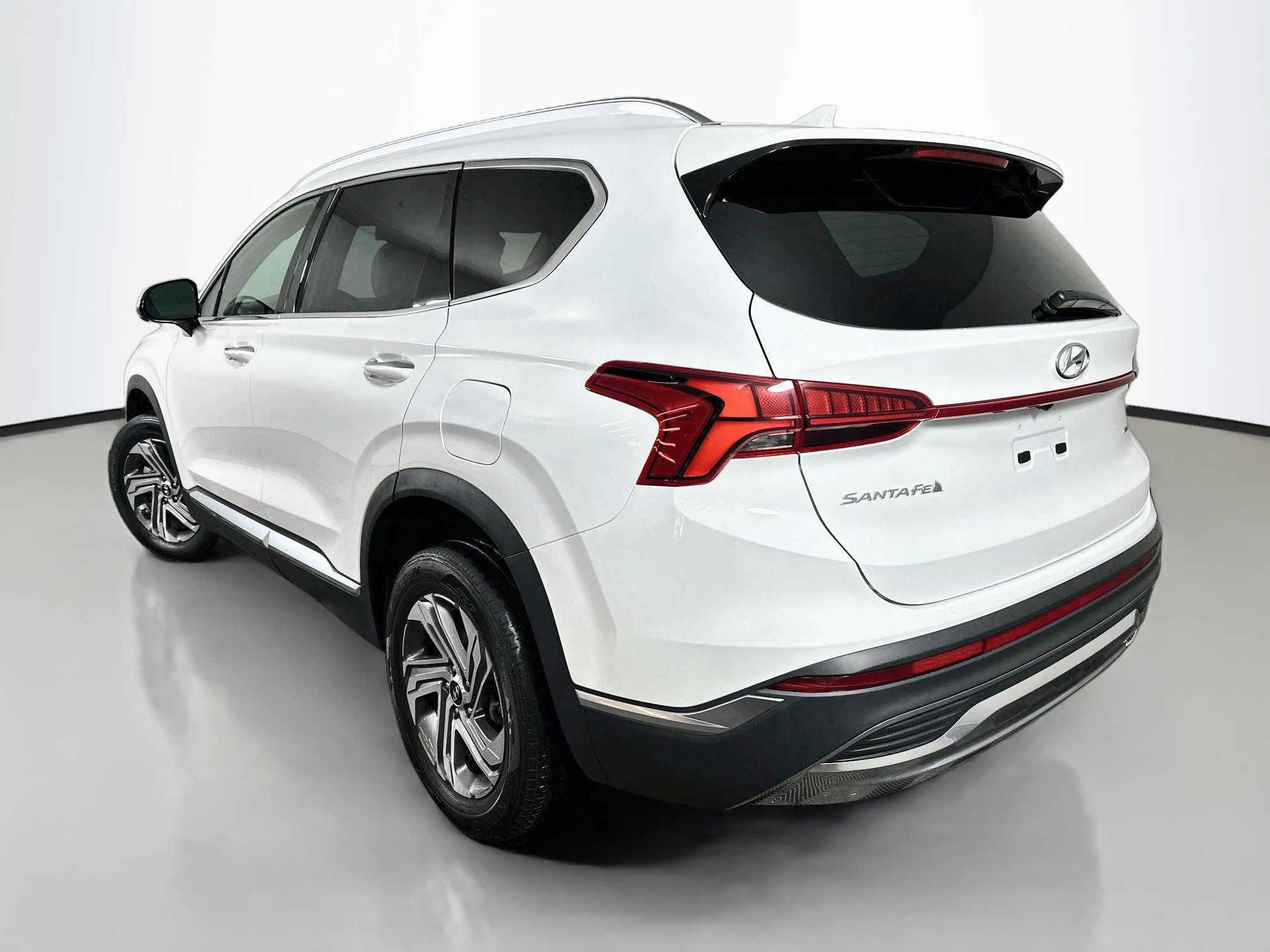 Certified 2023 Hyundai Santa Fe SEL w/ Premium Package AWD/4WD image 5