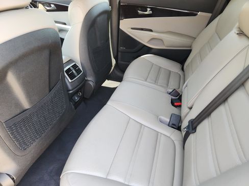 Used 2019 Kia Sorento EX w/ EX Touring Package image 30