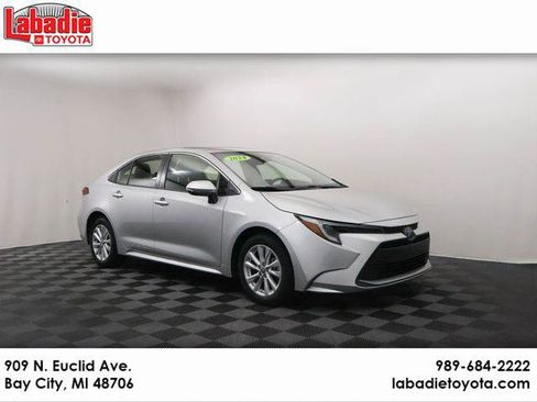Certified 2024 Toyota Corolla XLE FWD image 1
