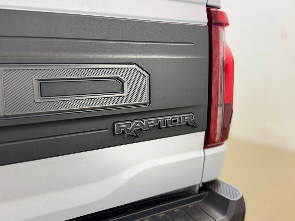 Used 2025 Ford F150 Raptor AWD/4WD image 7