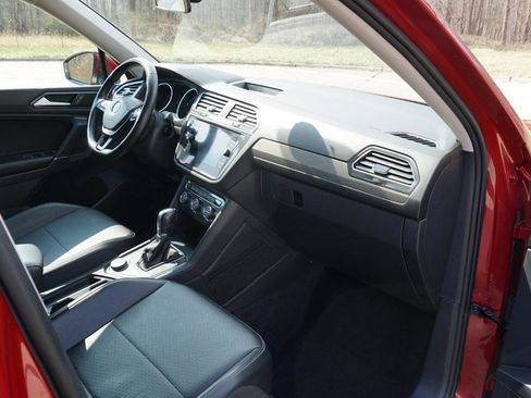 Used 2018 Volkswagen Tiguan SE image 13