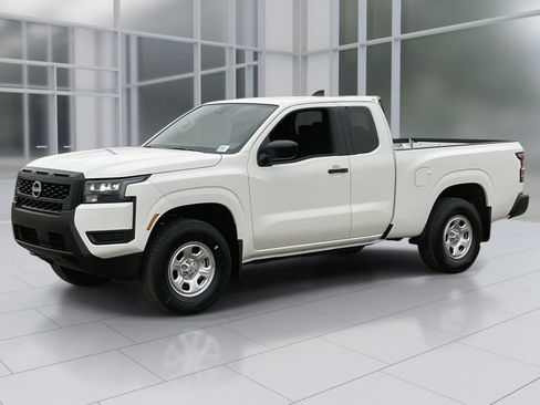 New 2026 Nissan Frontier S image 2