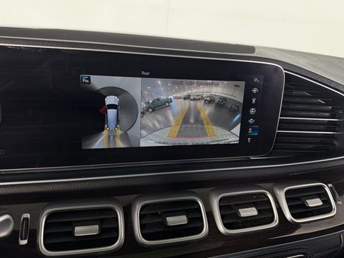 Used 2022 Mercedes-Benz GLS 450 4MATIC image 36