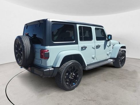 Used 2023 Jeep Wrangler Unlimited Sahara w/ Cold Weather Group AWD/4WD image 5