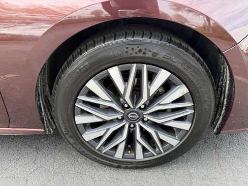 Used 2024 Nissan Altima 2.5 SV FWD image 43