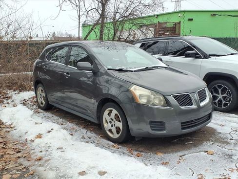 Used 2009 Pontiac Vibe w/ Preferred Package image 3