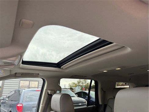Used 2016 GMC Yukon Denali w/ Enhanced Security Package AWD/4WD image 31