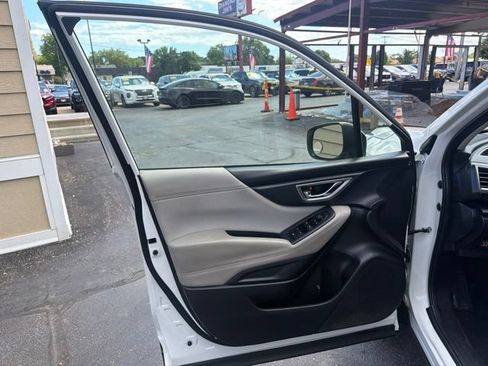 Used 2024 Subaru Forester Premium AWD/4WD image 18