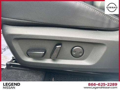 Used 2023 Nissan Rogue SL AWD/4WD image 19