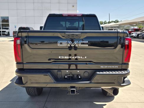 Used 2024 GMC Sierra 2500 Denali Ultimate AWD/4WD image 6
