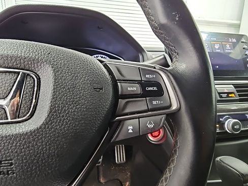 Used 2018 Honda Accord Sport image 25