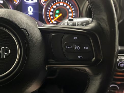 Used 2018 Jeep Wrangler Unlimited Sport S AWD/4WD image 7