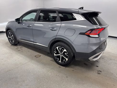 Used 2023 Kia Sportage EX image 4