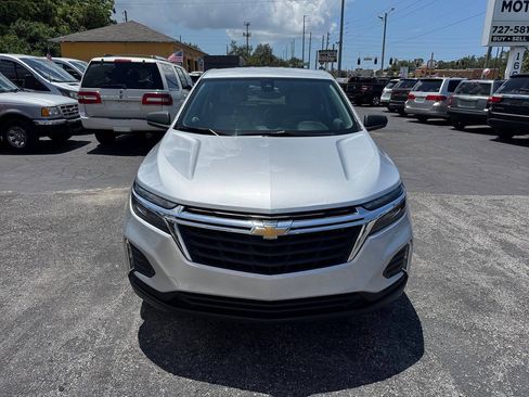 Used 2022 Chevrolet Equinox LS w/ LS Convenience Package AWD/4WD image 3