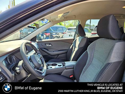 Used 2022 Nissan Rogue SV AWD/4WD image 24