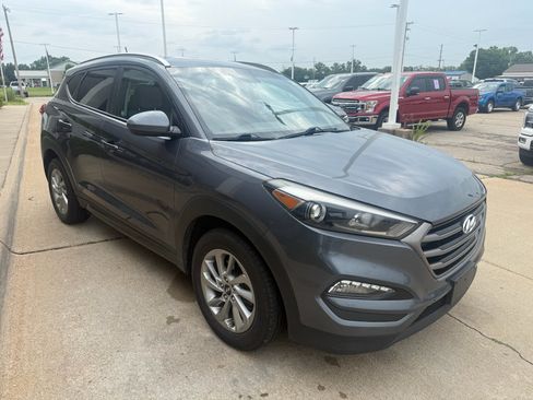 Used 2016 Hyundai Tucson SE w/ Option Group 02 FWD image 7