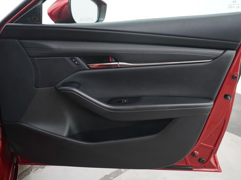 Used 2023 MAZDA MAZDA3 s image 9