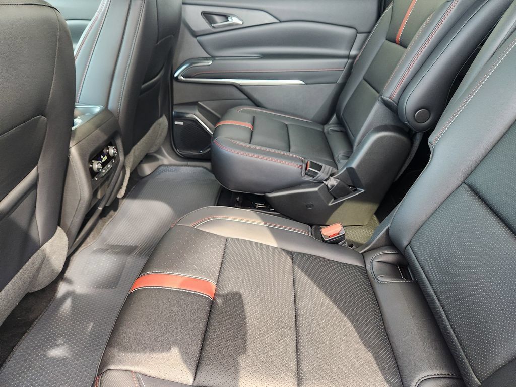New 2026 Chevrolet Traverse RS FWD image 18