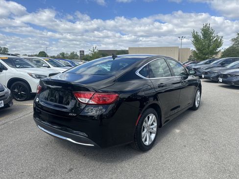 Used 2015 Chrysler 200 Limited w/ Convenience Group FWD image 4