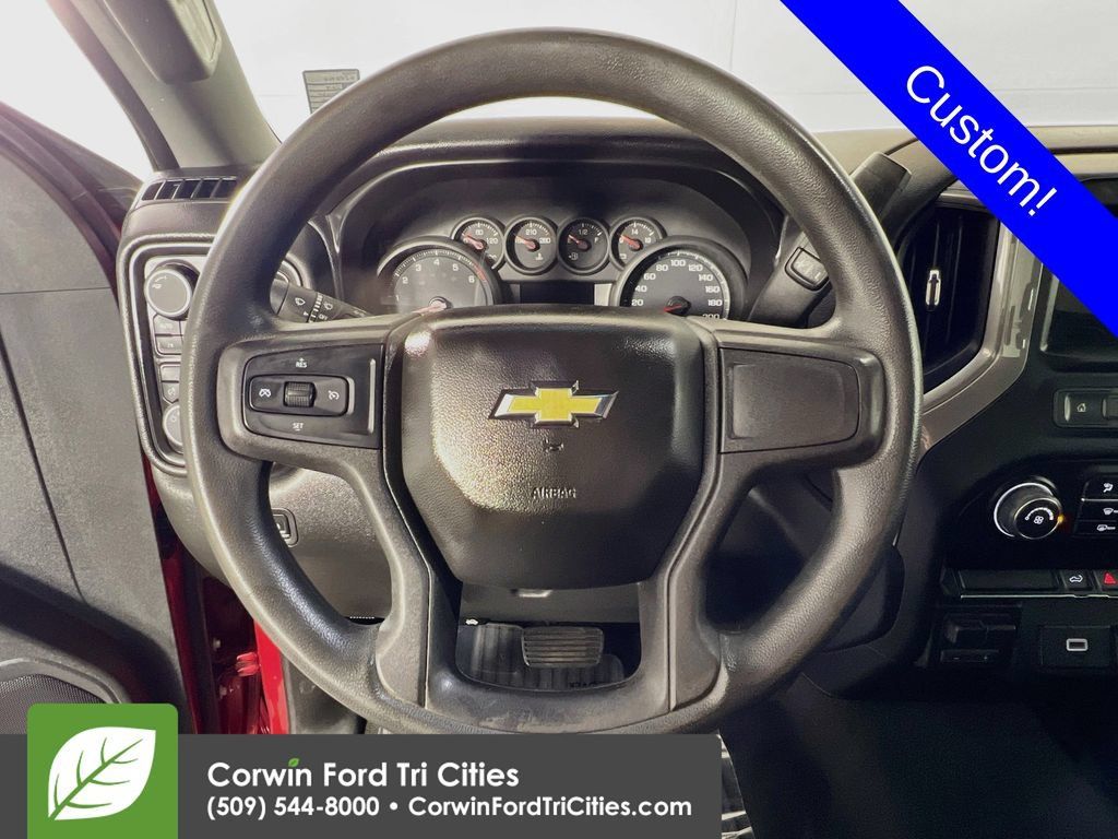 Used 2019 Chevrolet Silverado 1500 Custom w/ Custom Convenience Package AWD/4WD image 8