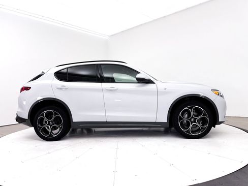 Used 2023 Alfa Romeo Stelvio Ti AWD/4WD image 45