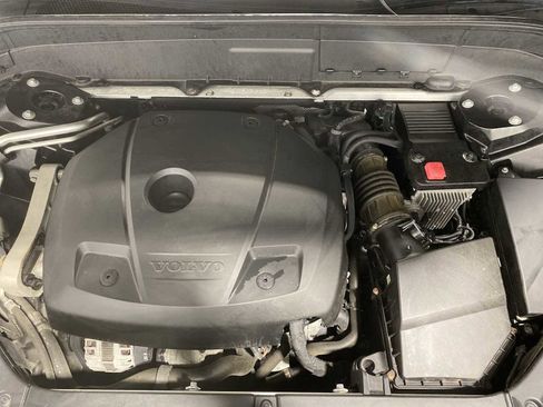 Used 2019 Volvo XC90 T6 Momentum w/ Advanced Package image 9