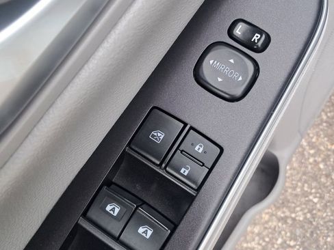 Used 2015 Toyota Camry LE FWD image 10