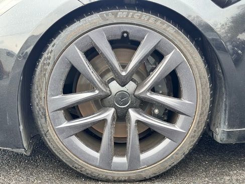 Used 2021 Tesla Model S Plaid image 9