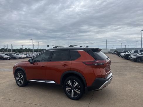 Used 2023 Nissan Rogue Platinum w/ Platinum Premium Package FWD image 13