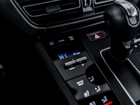 Used 2022 Porsche Macan S w/ Premium Package Plus image 52