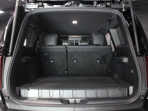 Used 2025 Toyota Land Cruiser image 63