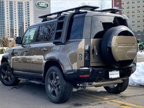 New 2026 Land Rover Defender 110 X-Dynamic SE image 12