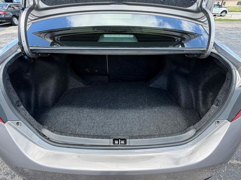 Used 2016 Toyota Corolla LE FWD image 18