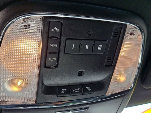 Used 2020 Jeep Grand Cherokee Limited AWD/4WD image 27
