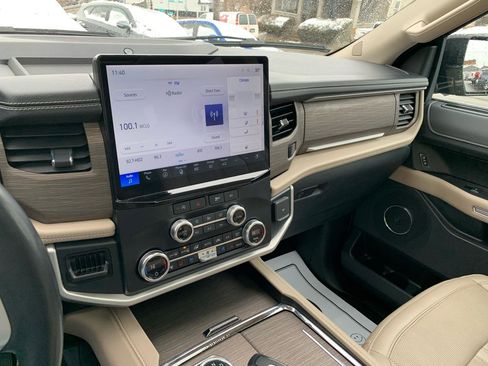 Used 2024 Ford Expedition Max Limited image 19