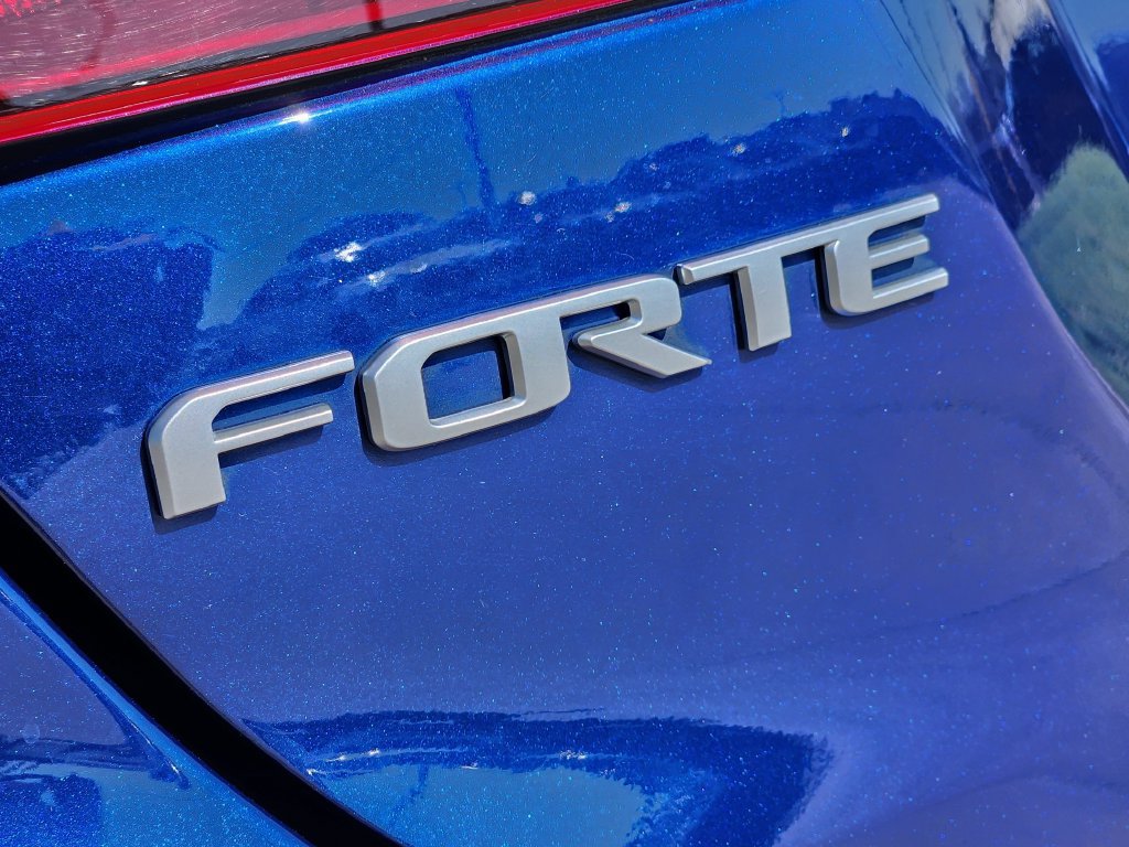 Used 2023 Kia Forte LXS w/ LXS Technology Package FWD image 16
