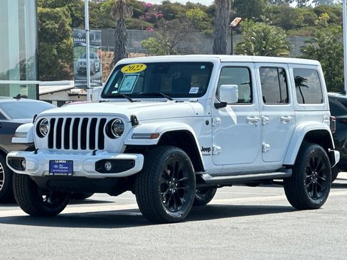 Used 2022 Jeep Wrangler Unlimited Sahara AWD/4WD image 7