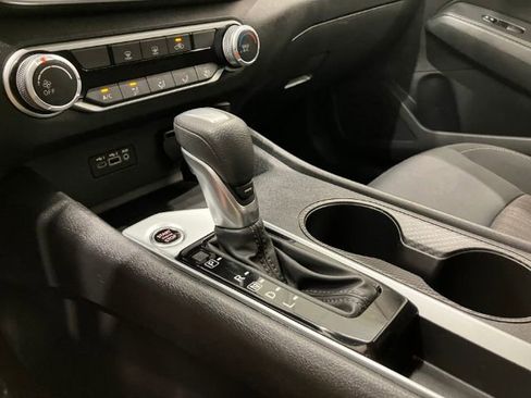 Used 2025 Nissan Altima 2.5 SV FWD image 24
