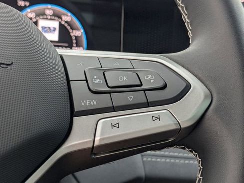 New 2026 Volkswagen Tiguan SE image 33