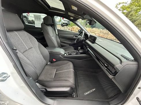 Used 2023 Honda Accord Sport image 31