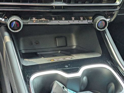 New 2027 Chevrolet Traverse LT w/ Midnight/Sport Edition FWD image 20