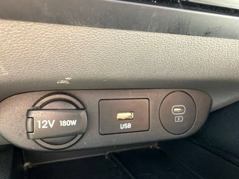 Used 2025 Hyundai Elantra SEL FWD image 38