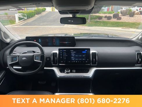 Used 2025 Ford Expedition Max Platinum AWD/4WD image 16