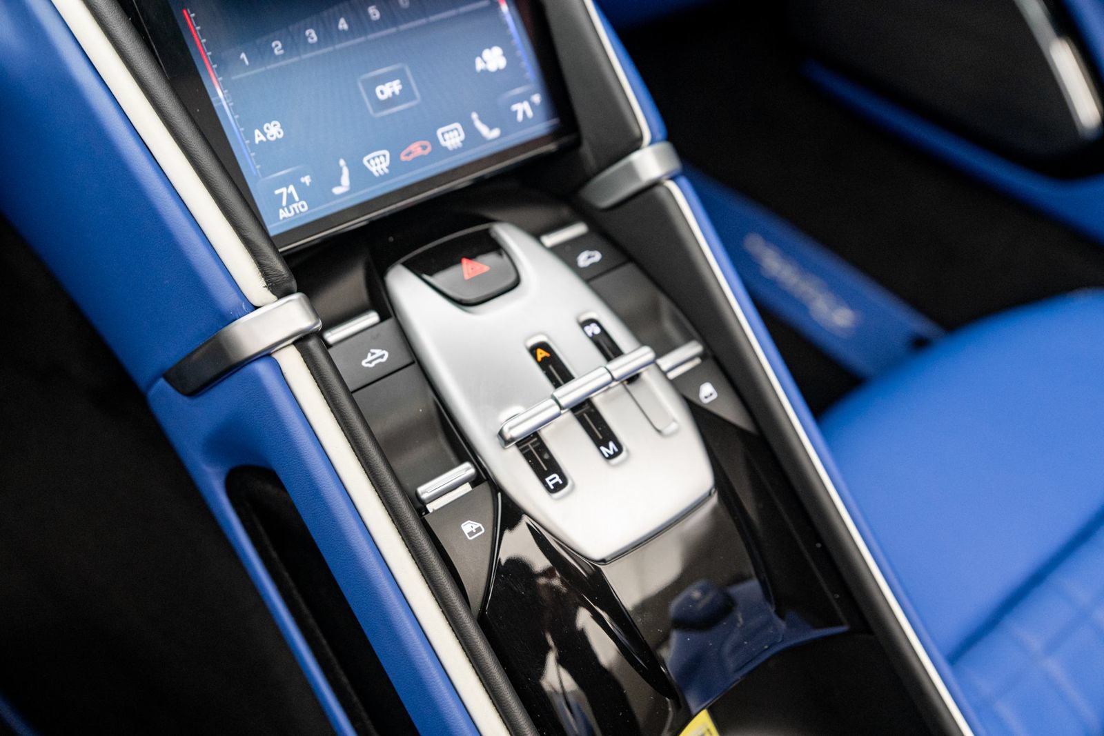 Used 2025 Ferrari Roma Spider RWD image 34