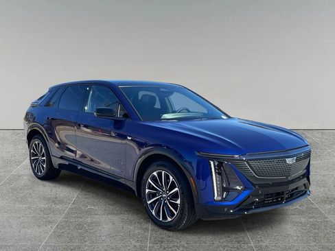 New 2026 Cadillac Lyriq Sport image 7