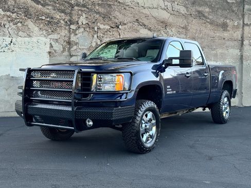 Used 2010 GMC Sierra 2500 SLT AWD/4WD image 12